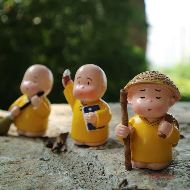 特价贤二小和尚_禅意卡通版树脂摆件贤二小和尚办公桌装饰摆件车载