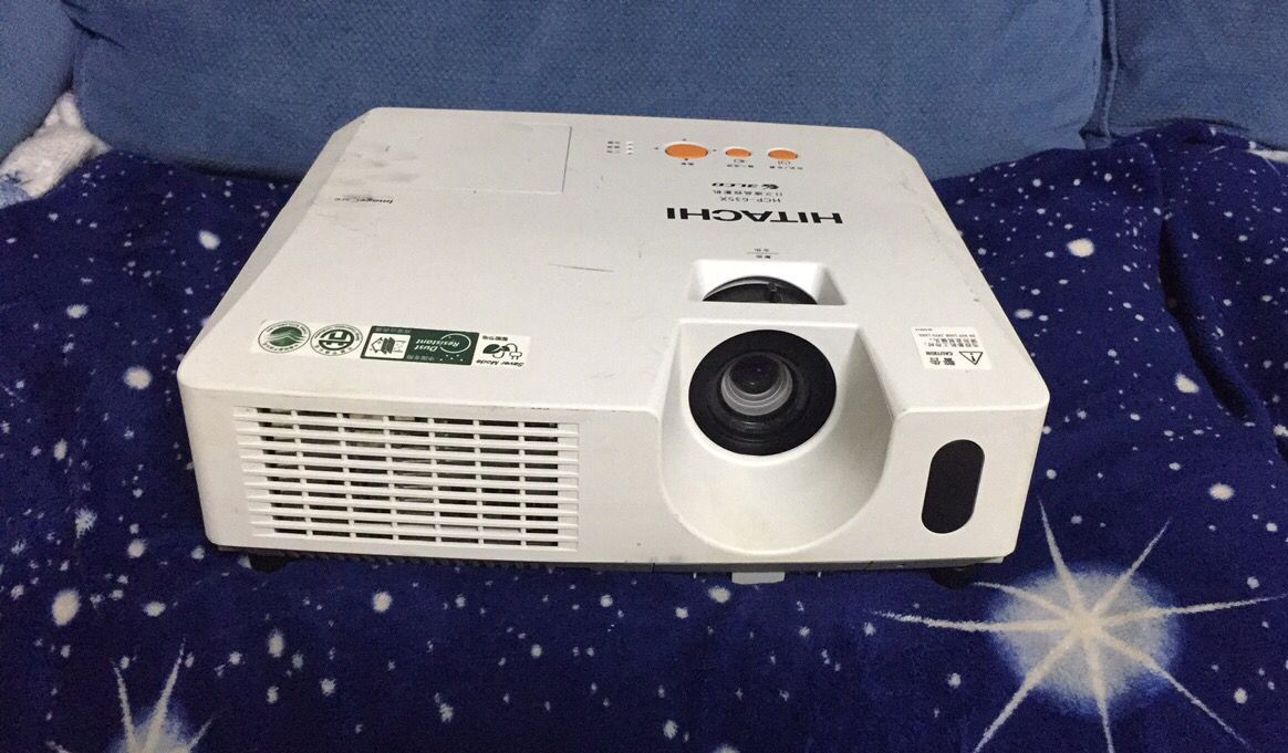 二手投影机日立360x 635x wifi商务3d家用高清婚庆短焦投影仪