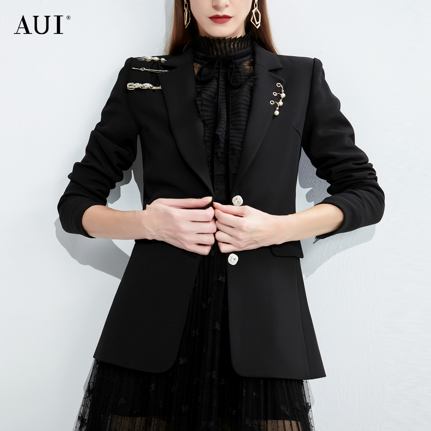 aui黑色职业干练气质西装外套女2021春秋新款高端时尚炸街小西服