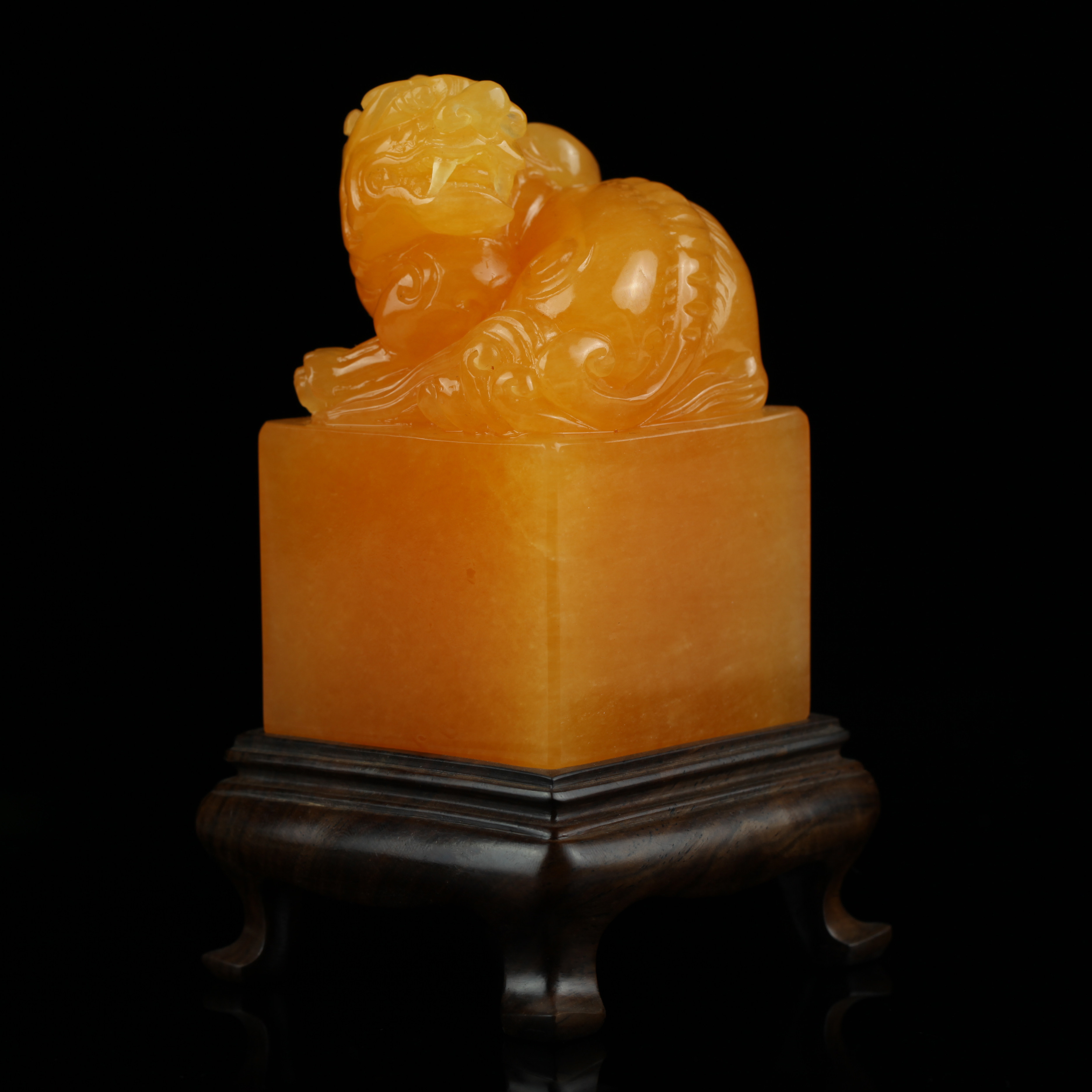 金冻石 《祥狮宝章》品相优良 质地细腻