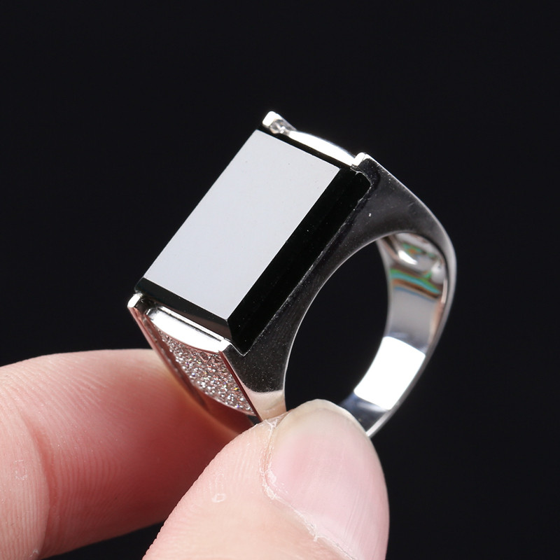 18k金伴钻翡翠a货墨翠马鞍戒指8.57克