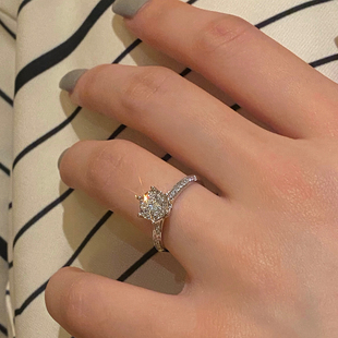 一克拉莫桑石钻戒情侣镀铂金六爪订结婚求婚仿真钻石戒指开口道具