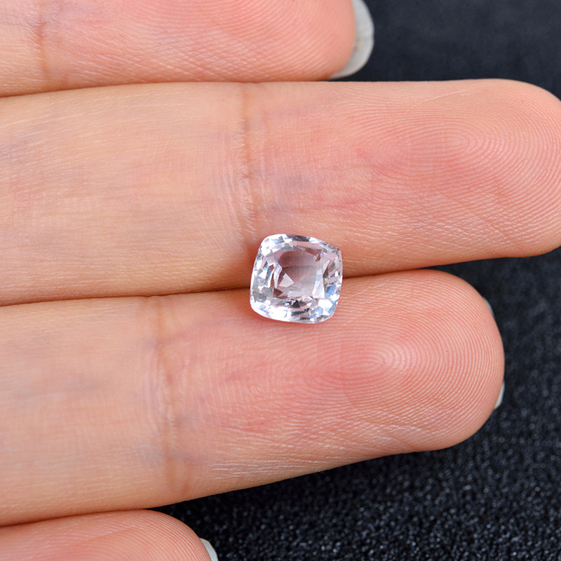 1.5克拉天然白色蓝宝石裸石可镶嵌定制颜色好84568