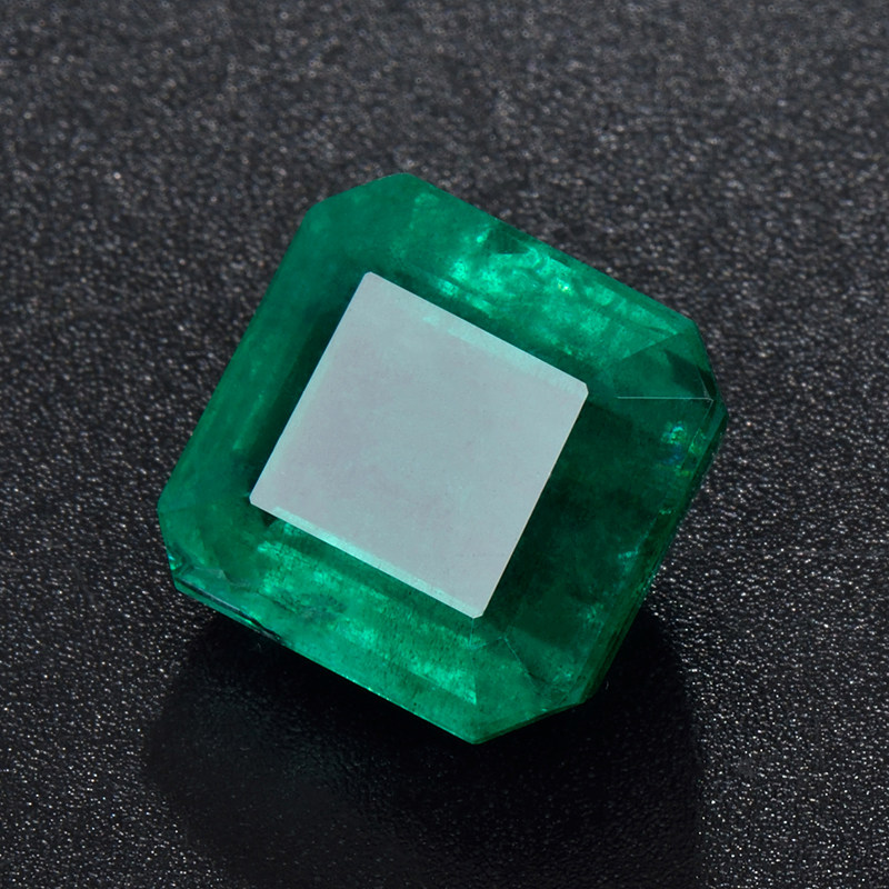 总计8.07克拉天然祖母绿裸石切工好火彩好颜色翠绿可定制