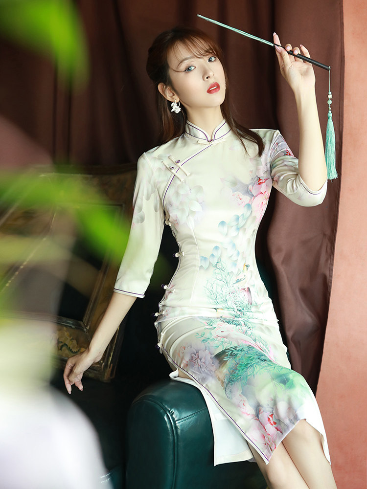 蚀骨旗袍年轻款少女改良版气质优雅中国风复古长袖连衣裙中长款秋