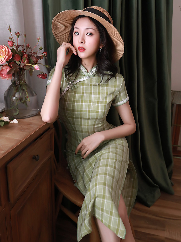 格子旗袍2020新款少女年轻款长款复古时尚方便日常学生改良连衣裙