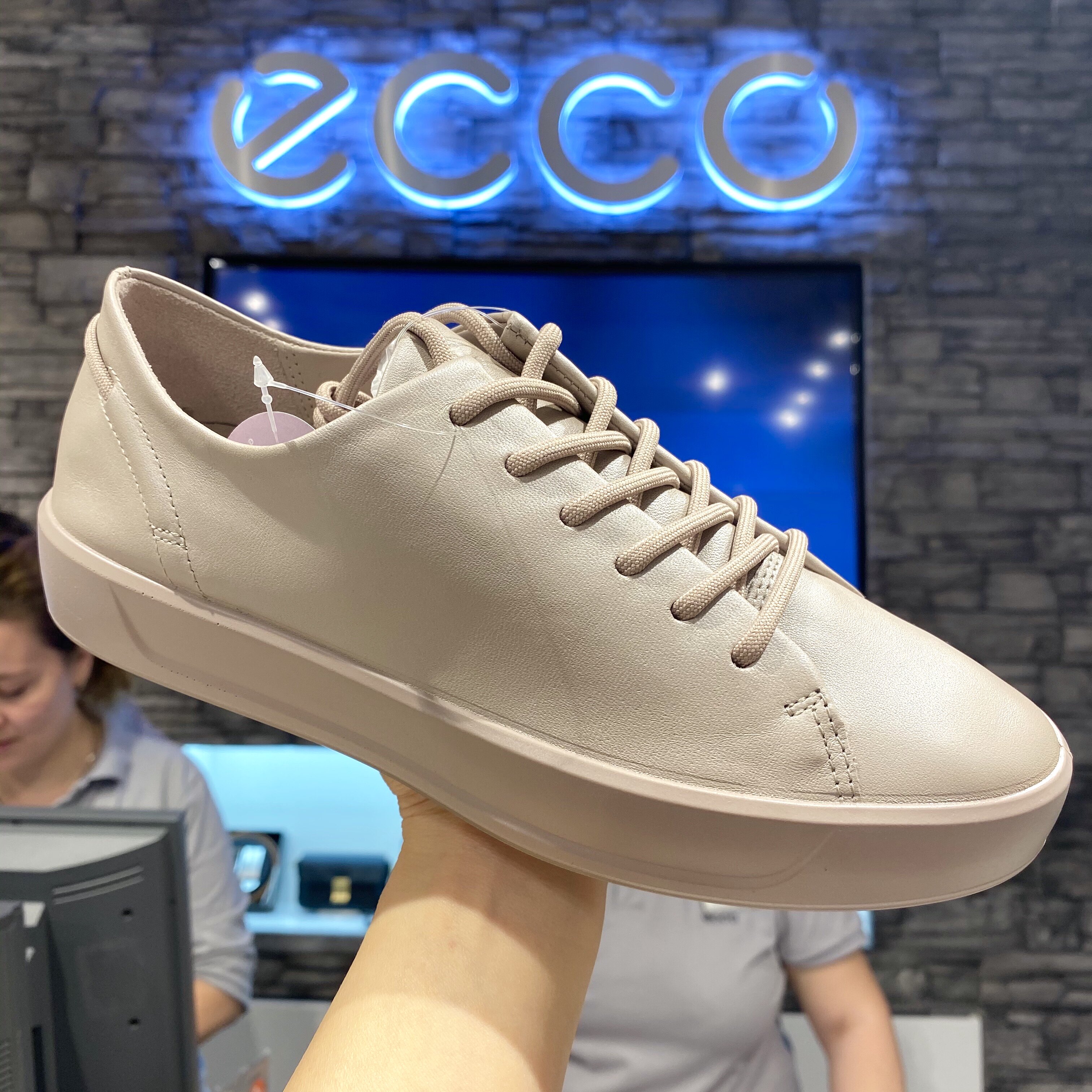 ecco爱步女鞋春季新款系带牛皮小白鞋女运动休闲鞋 柔酷8号450843