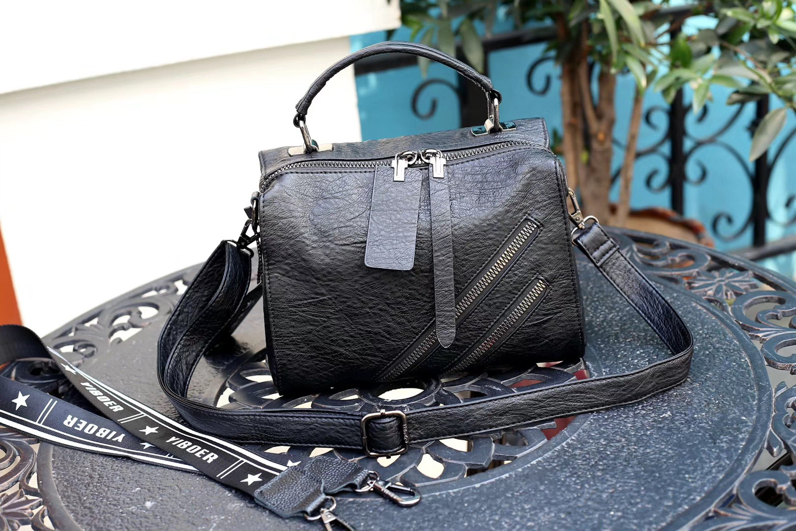 依博尔女包2017新款 羊皮斜跨包大额优惠券