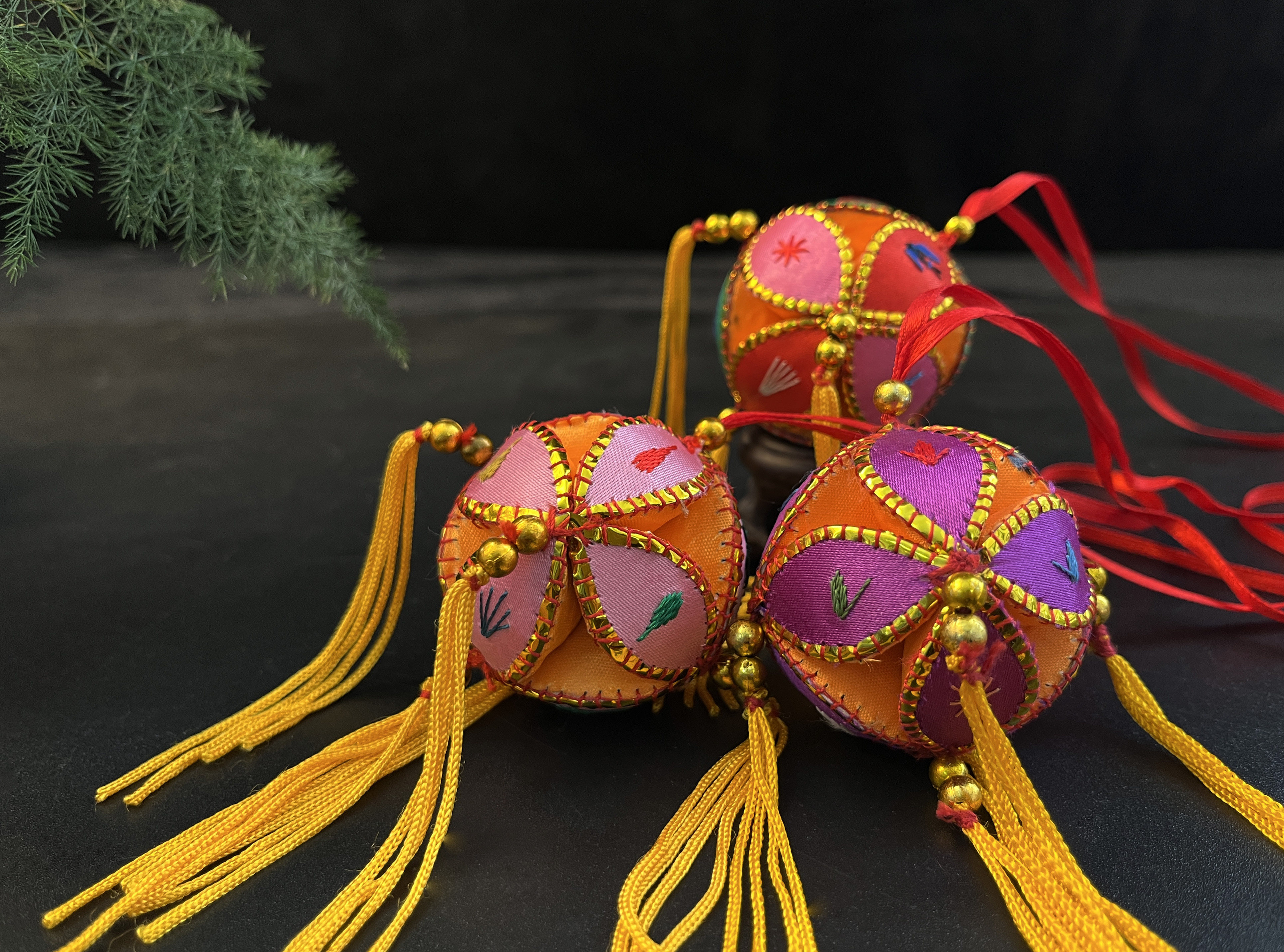 4cm促销广西靖西旧州壮族纯手工绣球 特色工艺品 挂件 刺绣体育