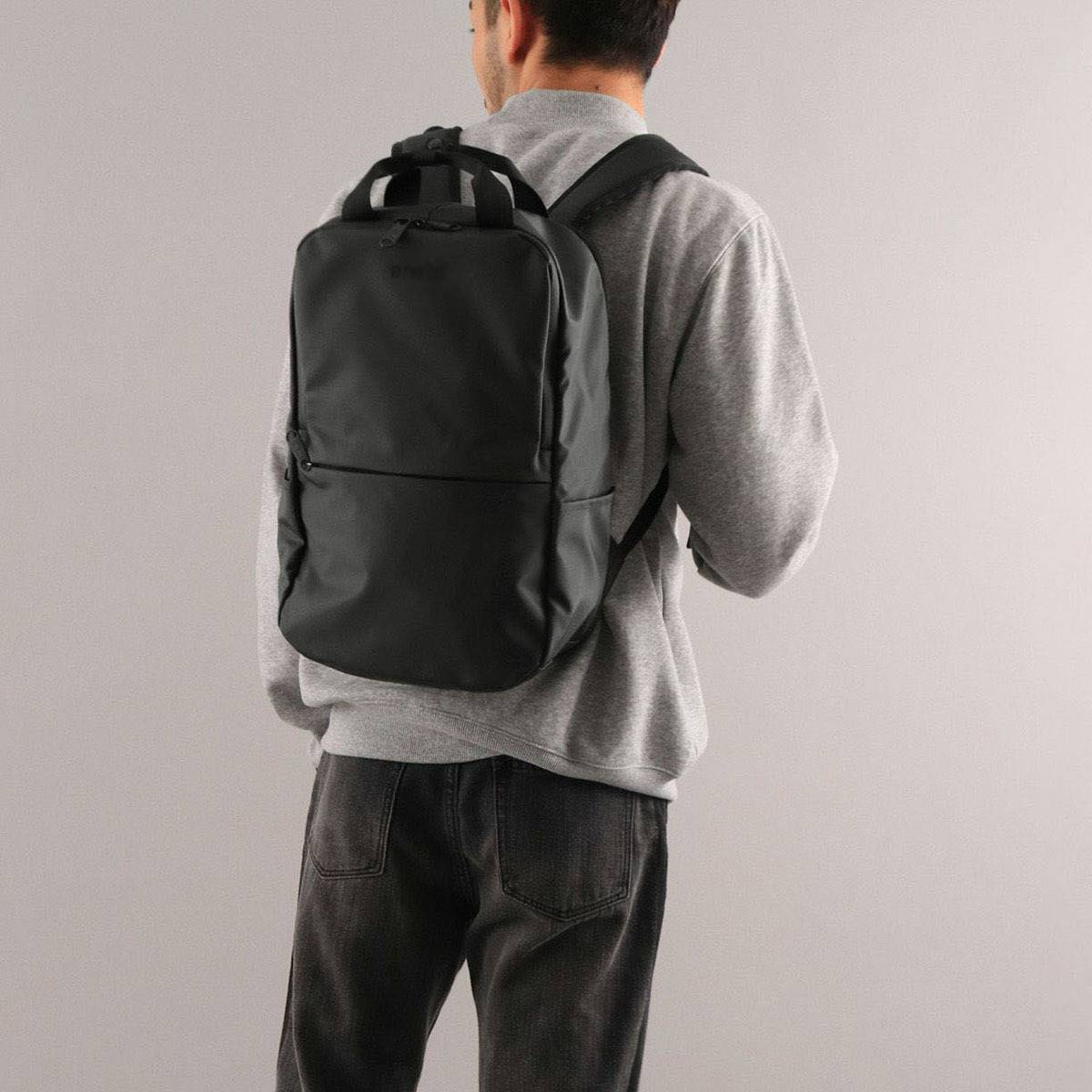 乐天新款高密度涤纶男生商务轻量双肩背包书包旅行电脑包大容量包