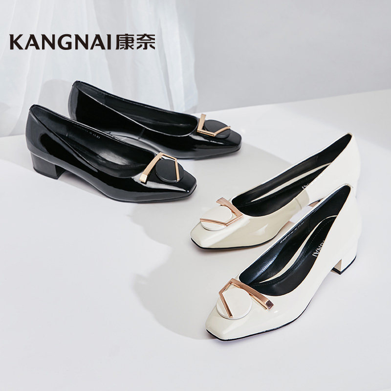 康奈女鞋春季新品几何扣饰气质皮鞋知性方头套脚简约时尚女单鞋