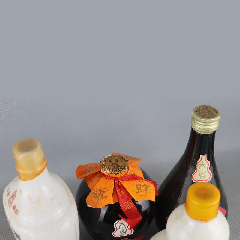 【111】 90年代 (黑白瓷瓶)太白酒 55度 500ml 4瓶