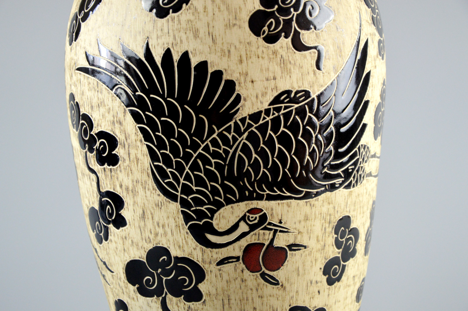 磁州窑 省大师 柴辉 花釉黑刻仙鹤祥云献宝梅瓶