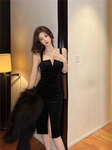 V-neck slim sexy careful machine velvet bottomed Goddess Dress