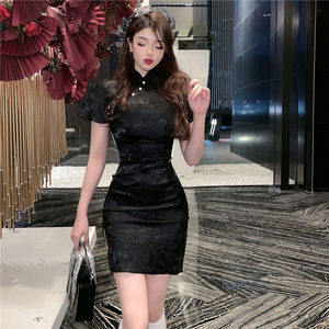 Real shooting of French retro Royal sister young girl national fashion Chinese style jacquard split fork improved cheong