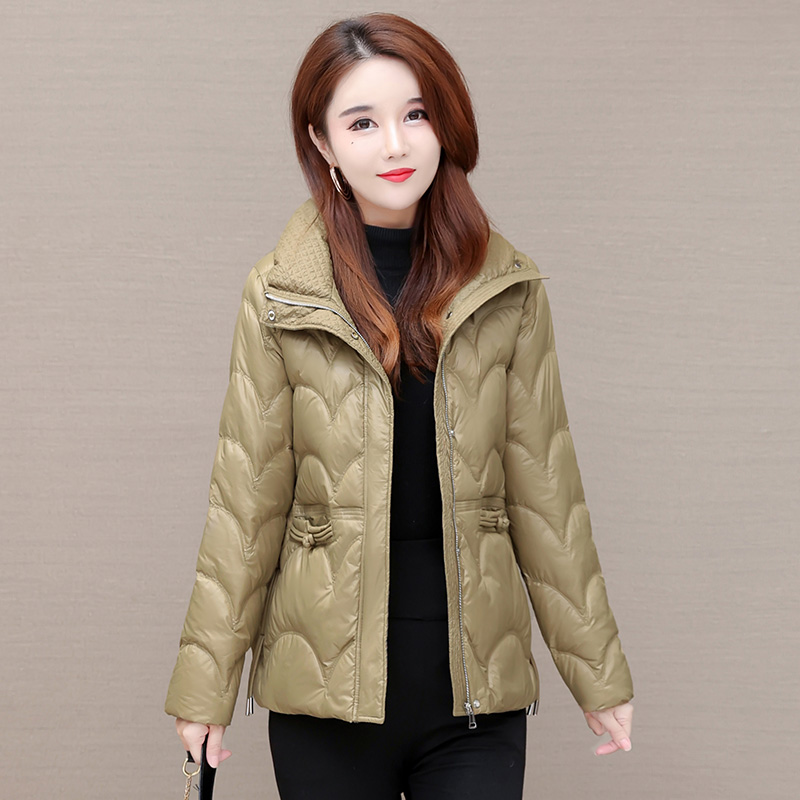 短款轻薄羽绒服女士冬季2022年新款今年流行爆款名牌时尚洋气冬装
