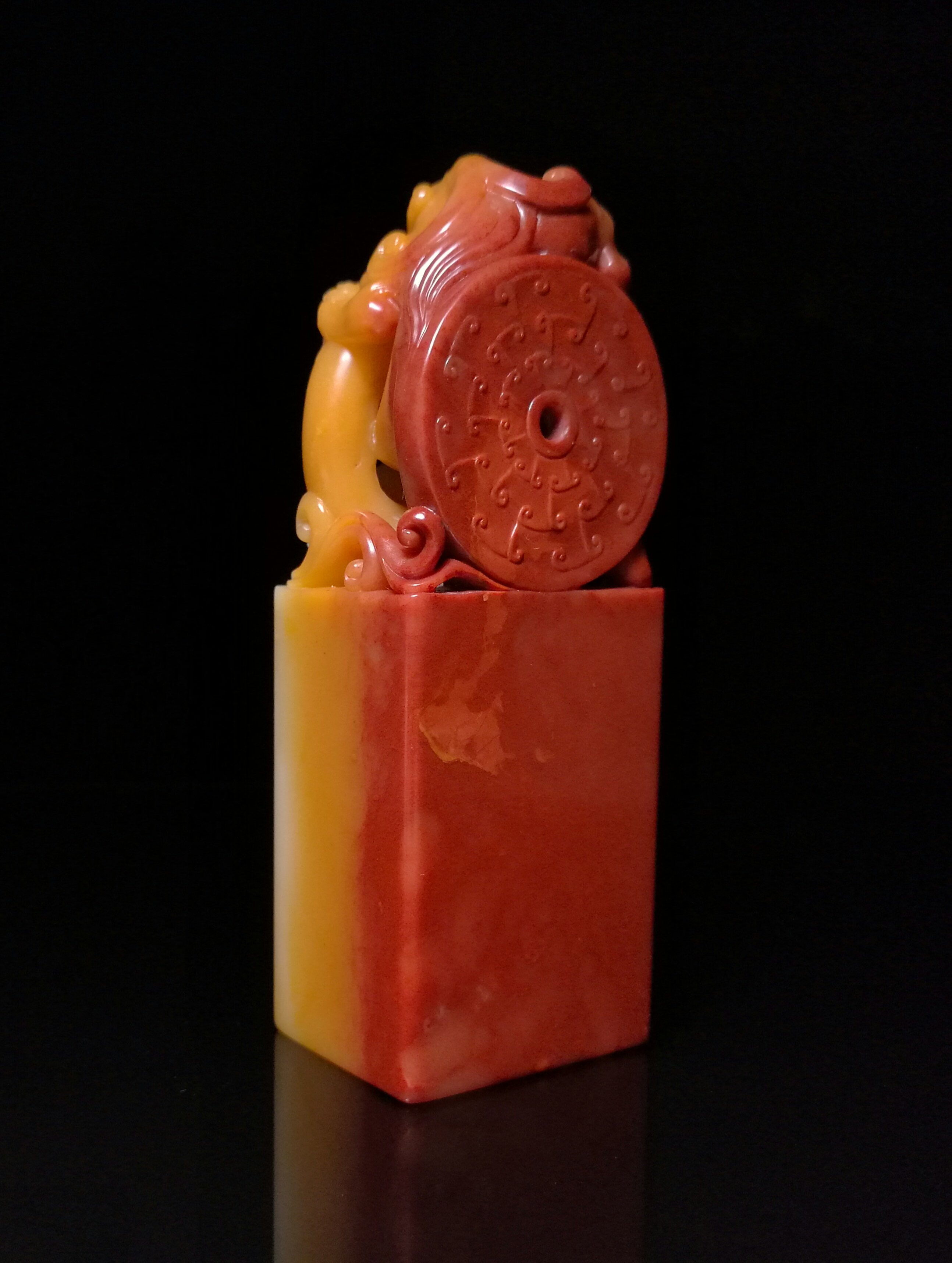 【即刻拍】绝当 螭虎穿环 红黄白三色寿山石芙蓉 钮章