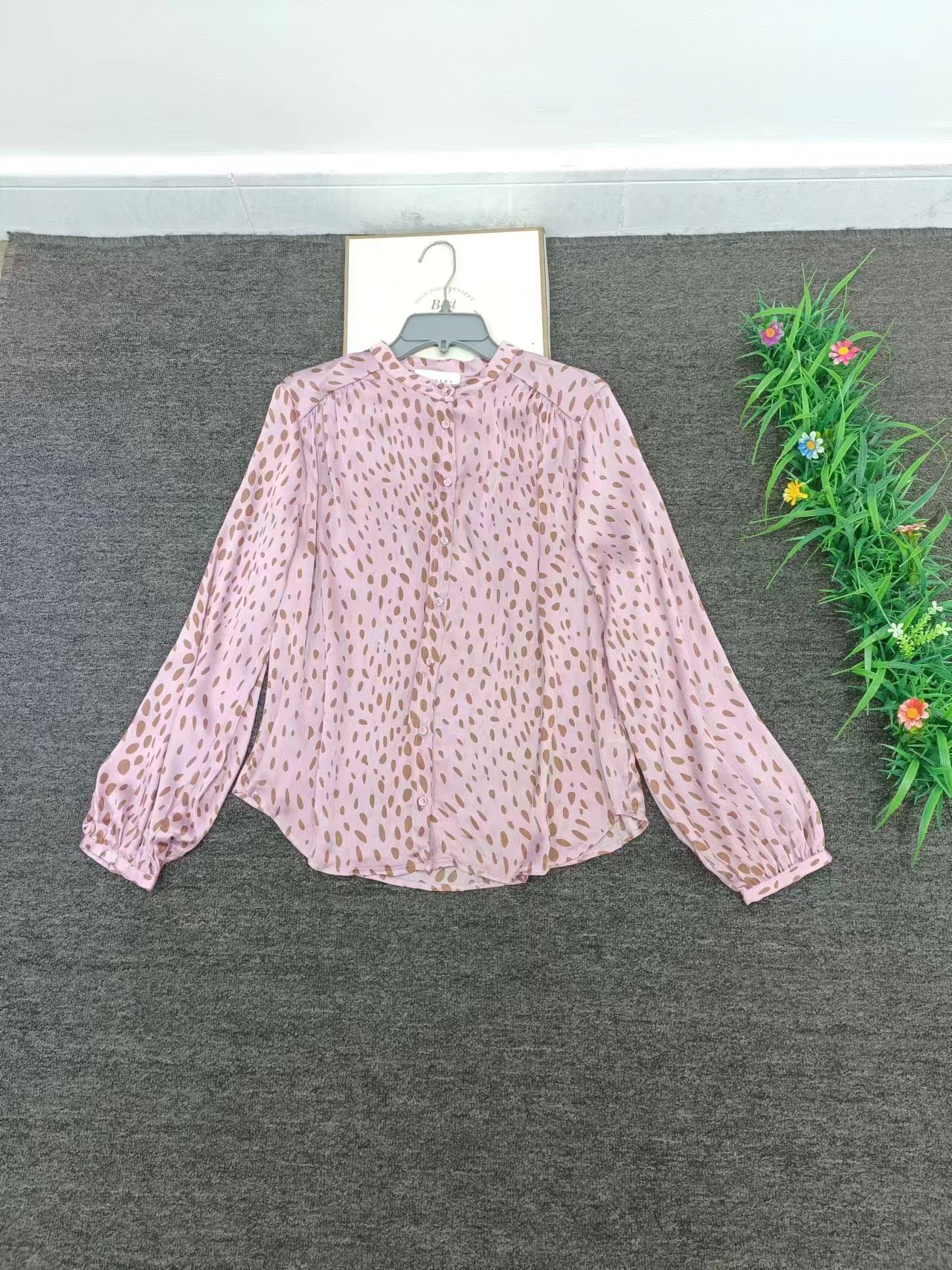 外贸单2023年夏季新款女装优雅藕粉斑点衬衫时尚百搭圆领长袖上衣