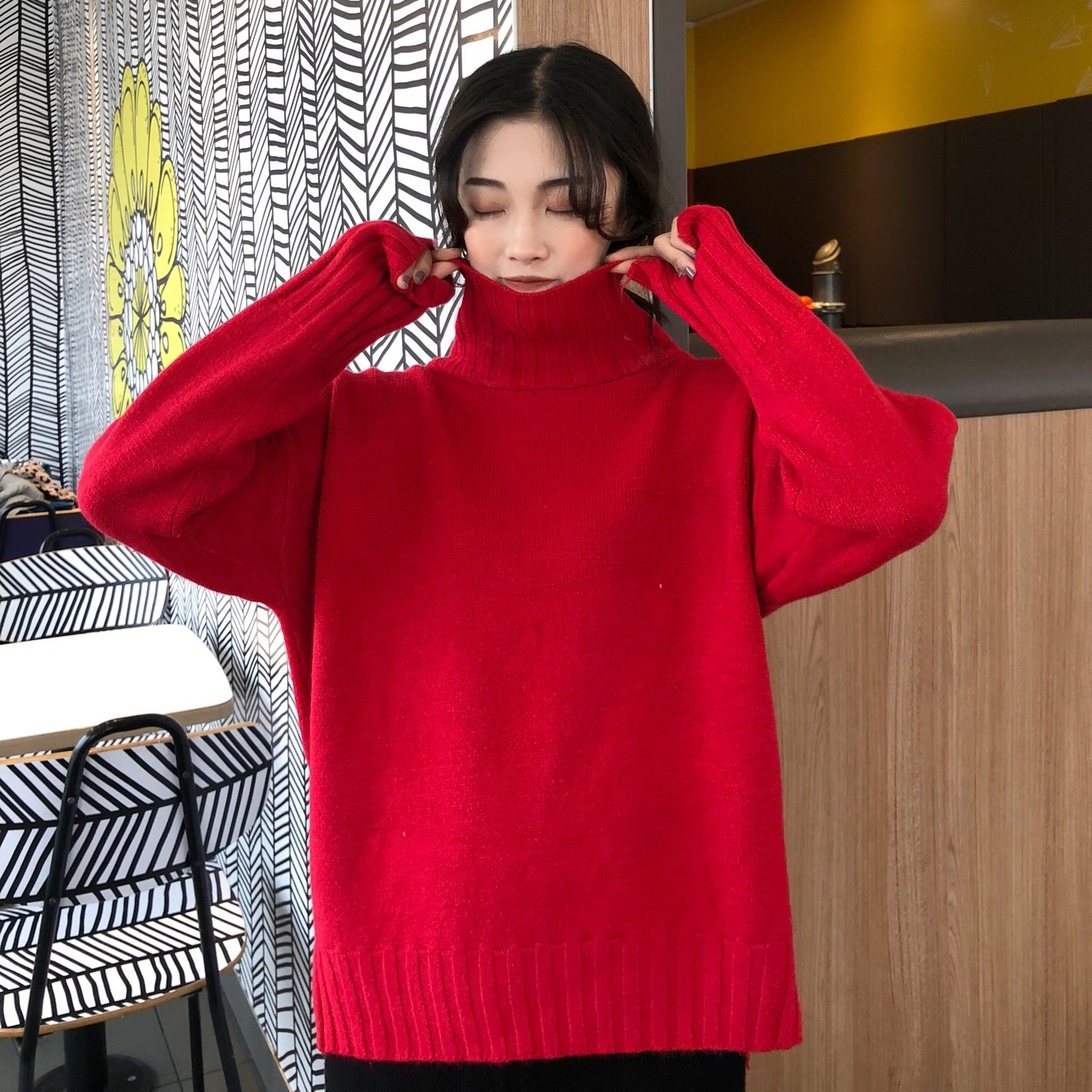 实拍实价 韩版开叉高领套头红色网红毛衣女慵懒风宽松针织上衣