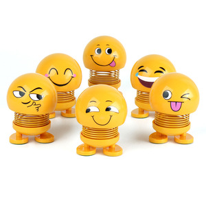 qq表情包车内摆件车载摇头抖音汽车公仔笑脸娃娃魔性点头弹簧