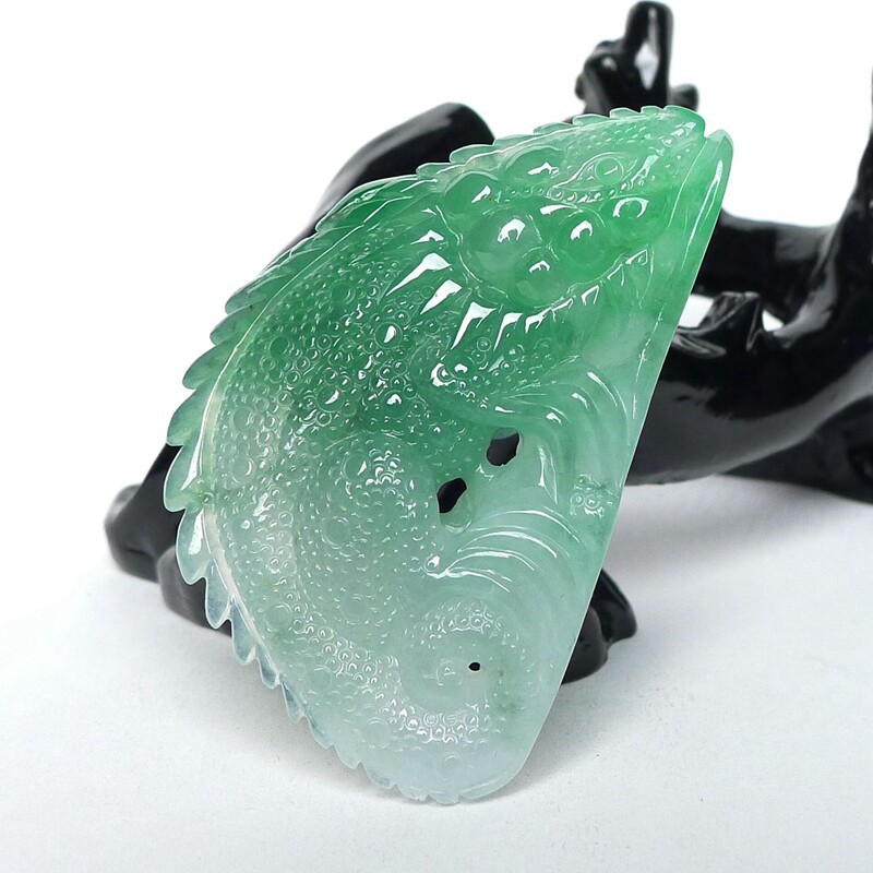 [源头好货-四会] 冰糯种天然翡翠a货润绿穿山甲吊坠29.85g