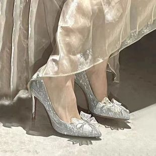 2024新款银色婚鞋水钻蝴蝶结尖头公主18岁成人礼单鞋法式高跟鞋女
