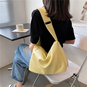 High-quality simple bag women's autumn and winter niche 2021 new trendy one-shoulder underarm bag large-capacity messenger bag