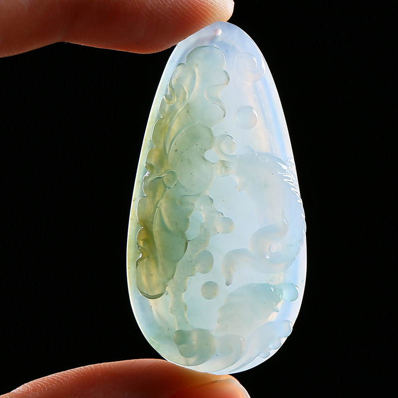 冰种三彩翡翠连年有余 18.91克 pj0940