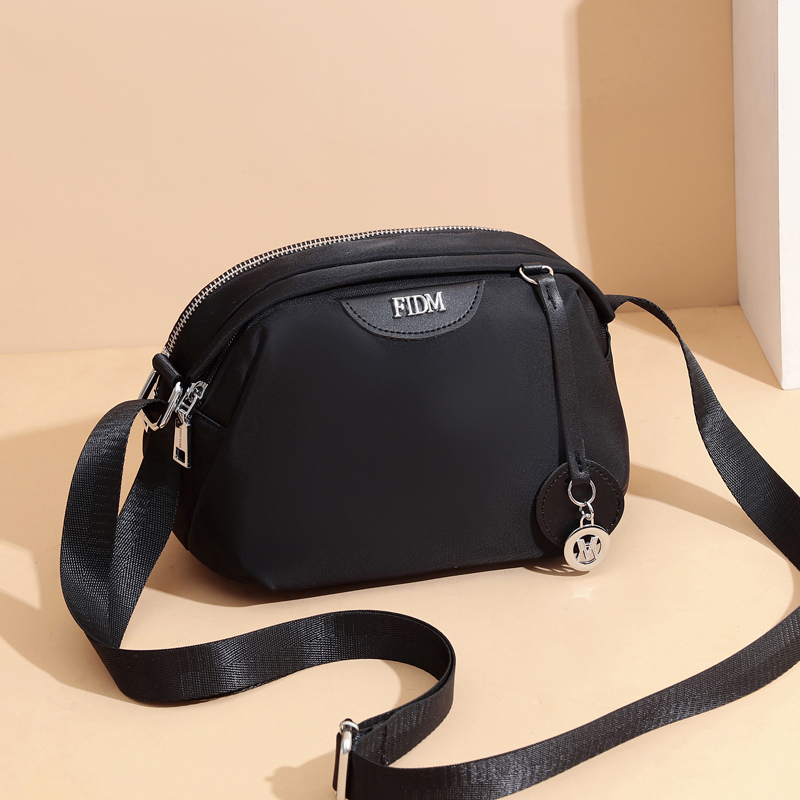 牛津布包包女秋冬斜挎包女2021新款百搭中年女士妈妈包洋气单肩包