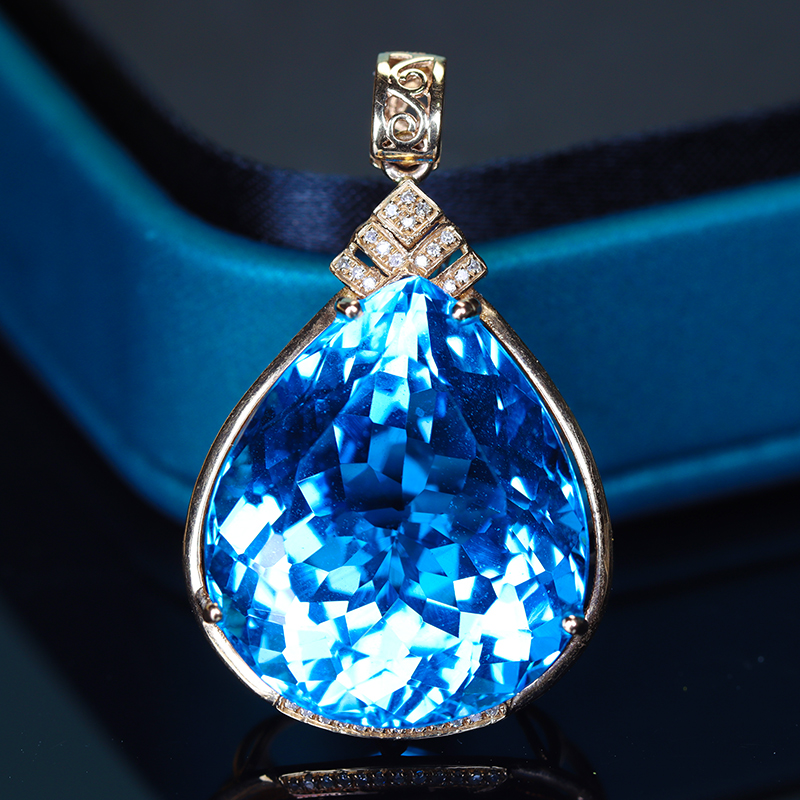 娜琴珠宝,大气时尚水滴款天然托帕石吊坠37.05ct,18k配钻石镶嵌|ruв категории ювелирные изделия/алмаз/жадеит/золото, цветные камни/драгоценные камни, монисто - от Buy2taobao.com для оказания профессиональной услуги покупки агента Taobao