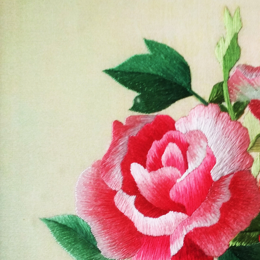 苏绣世家《玫瑰花瓶》钱菊凤大师工作室作品