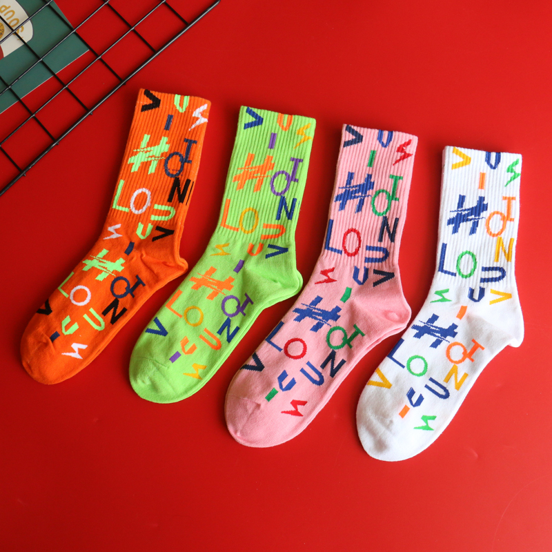 原创潮牌ins中筒袜子男女彩色字母涂鸦街头嘻哈学生长滑板运动袜