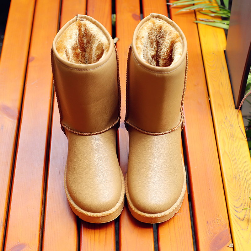 2018冬季新款加絨加厚雪地靴女皮面中筒百搭韓版防滑防水保暖棉鞋在類目 女鞋, 靴子中 - 來自Buy2taobao.com提供專業的淘寶代購服務