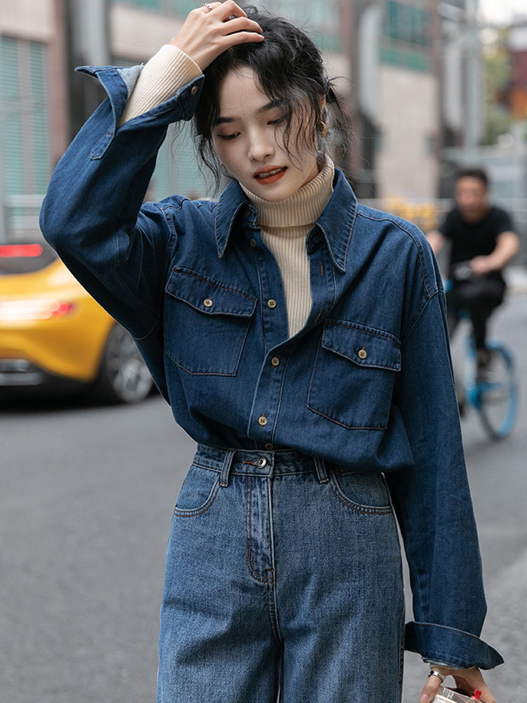 复古叠穿牛仔衬衫女秋冬季2021年新款网红宽松港风内搭蓝色上衣服