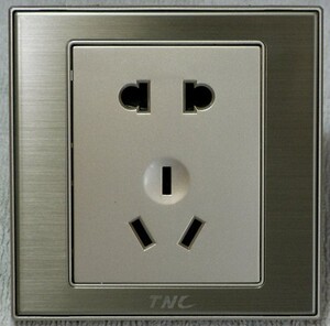 tnc天力士开关插座86型暗装墙壁开关z6系列香槟金拉丝面板五孔