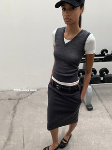 THESUMEY V领针织背心女夏季2024新款设计感小众修身短款无袖上衣
