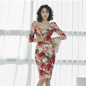 2022 spring new Korean seven sleeve temperament square neck slim fit fashion printed buttock dress