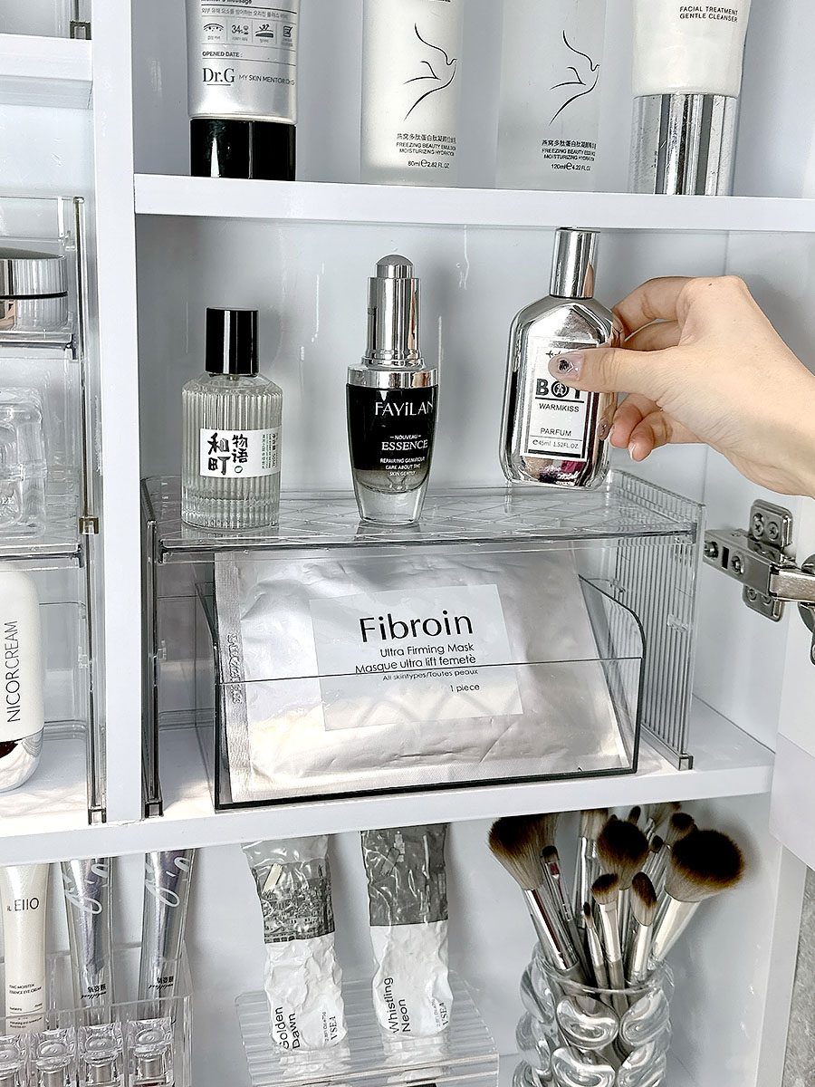 浴室镜柜收纳卫生间护肤品透明收纳盒化妆品整理盒桌面香水置物架