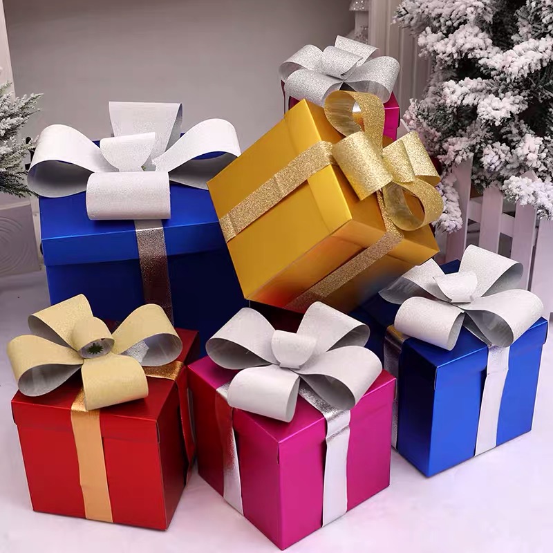 新年圣诞节装饰品摆件礼盒堆头礼品蝴蝶结礼包盒商场店铺美陈橱窗