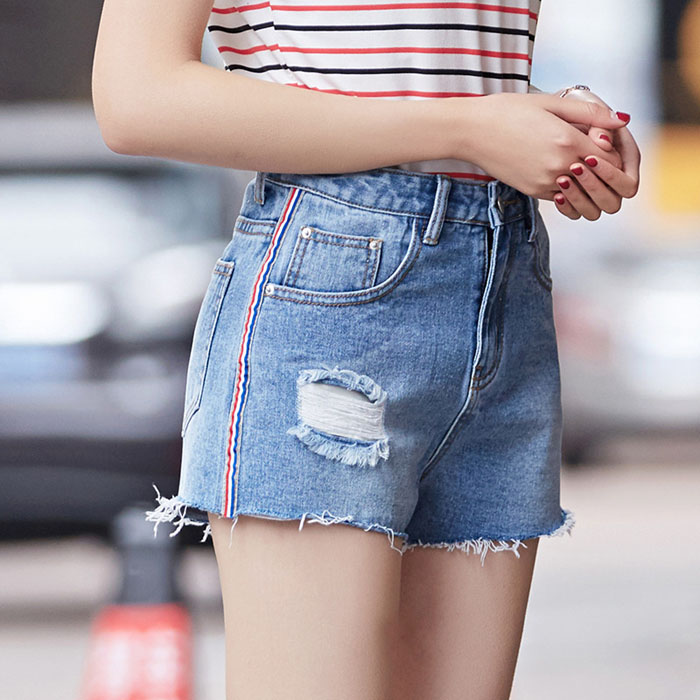 2018新款超短裤女夏牛仔性感低腰破洞不规则碎边沙滩热裤侧边条纹