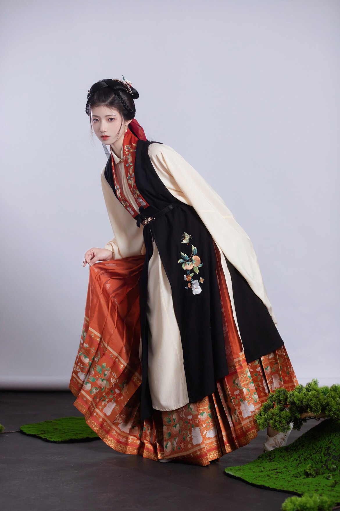 南鱼小记柿有所鼠织金仿妆花纱马面裙明制汉服刺绣长比甲立领长衫