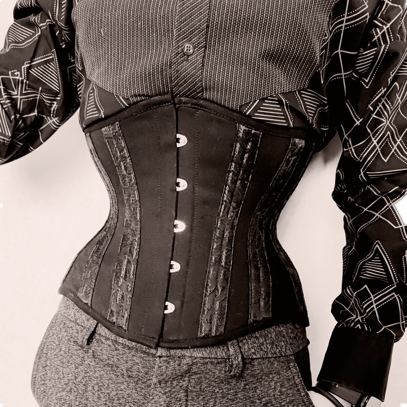 00天猫新品annzley带锁金属不锈钢腰带束腰配套热卖情趣可调节外搭已