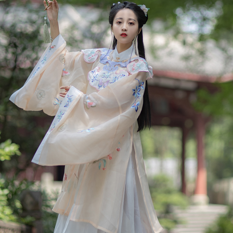 衣上雲(幽兰赋)云肩明制对襟长衫马面裙传统绣花原创春夏季汉服在类目 女装/女士精品, 唐装/民族服装/舞台服装, 民族服装/舞台装中 - 来自Buy2taobao.com提供专业的淘宝代购服务