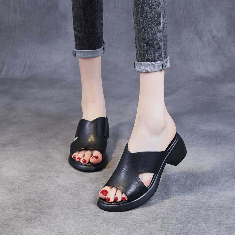 外穿时尚真皮凉拖鞋女2021夏新款凉鞋舒适韩版中跟粗跟一字拖简约