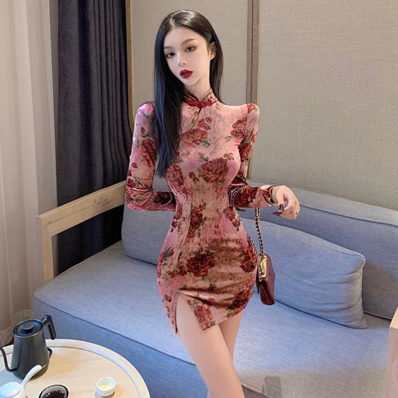 小个子短款旗袍秋冬新款长袖国潮辣妹性感包臀开叉连衣裙女技师服