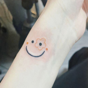 笑脸纹身贴 手腕逼真 男女可爱持久 防水 彩色