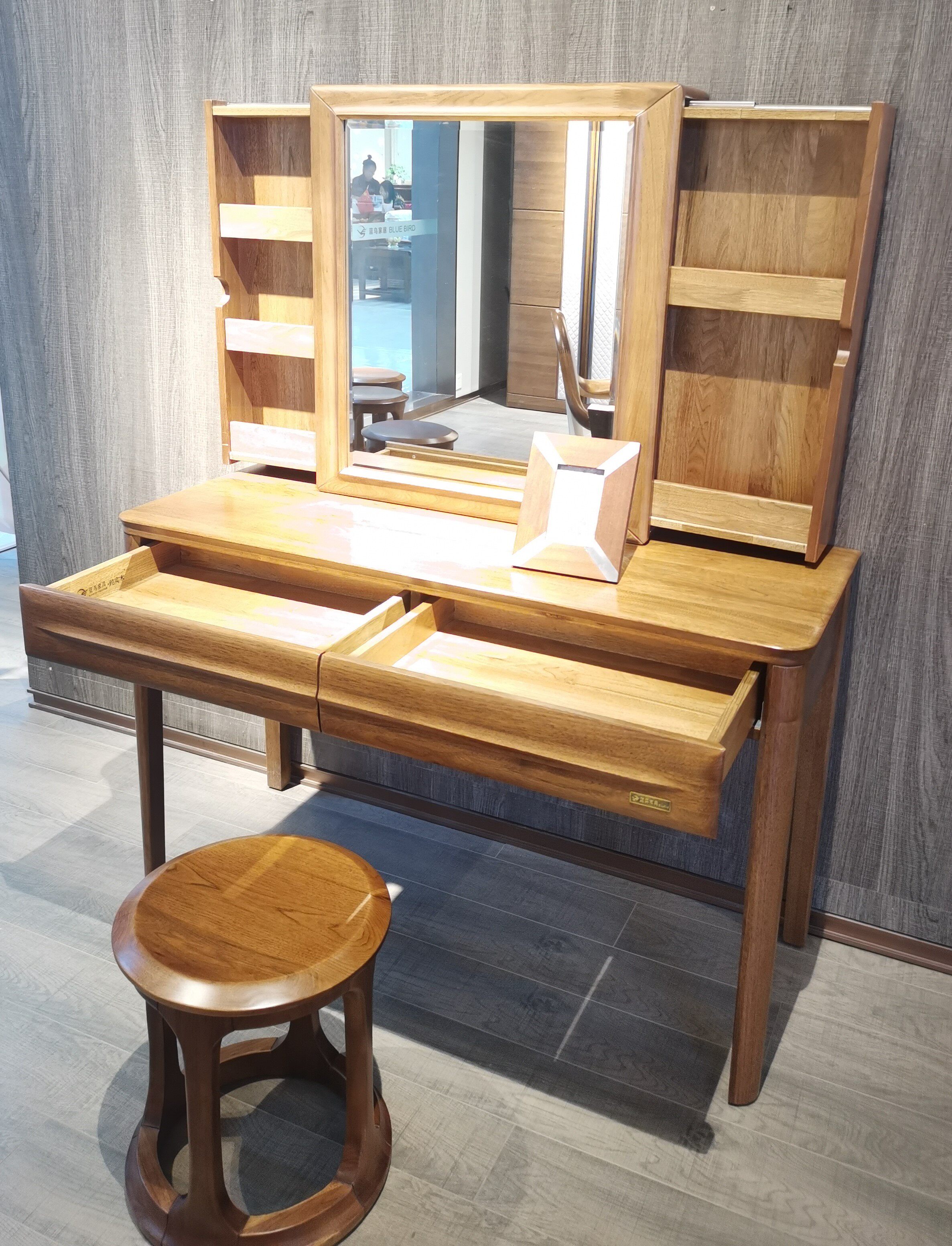 蓝鸟家具旗舰店