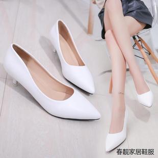 白色甜美低跟高跟鞋尖头浅口根鞋三厘米小码32-34大码40-42新款女