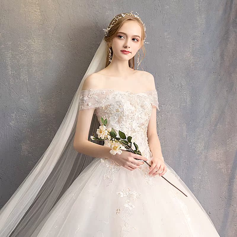 主婚纱礼服2019新款新娘长拖尾齐地一字肩简约赫本主婚纱公主显瘦在类目 女装/女士精品, 婚纱/旗袍/礼服, 婚纱中 - 来自Buy2taobao.com提供专业的淘宝代购服务