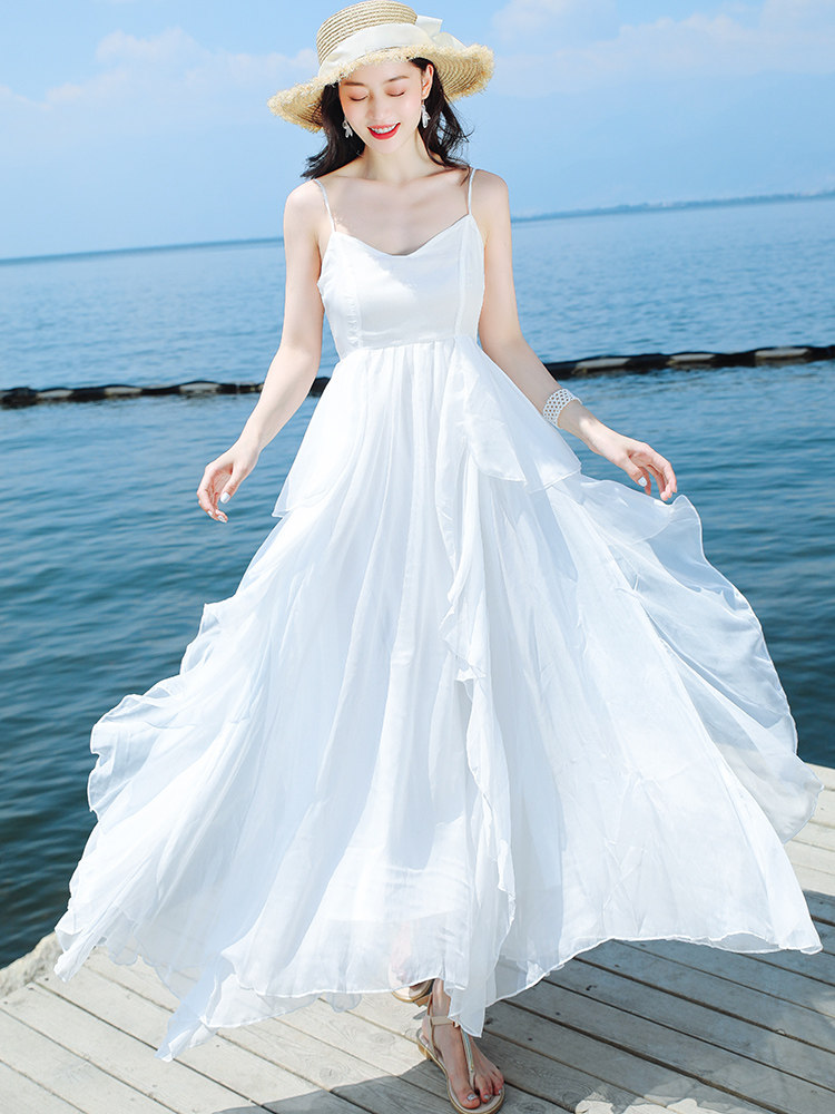 春季2021年新款白色超仙吊带连衣裙三亚海边度假沙滩裙气质长裙子